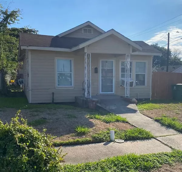 4704 Farmer ST, Houston, TX 77020