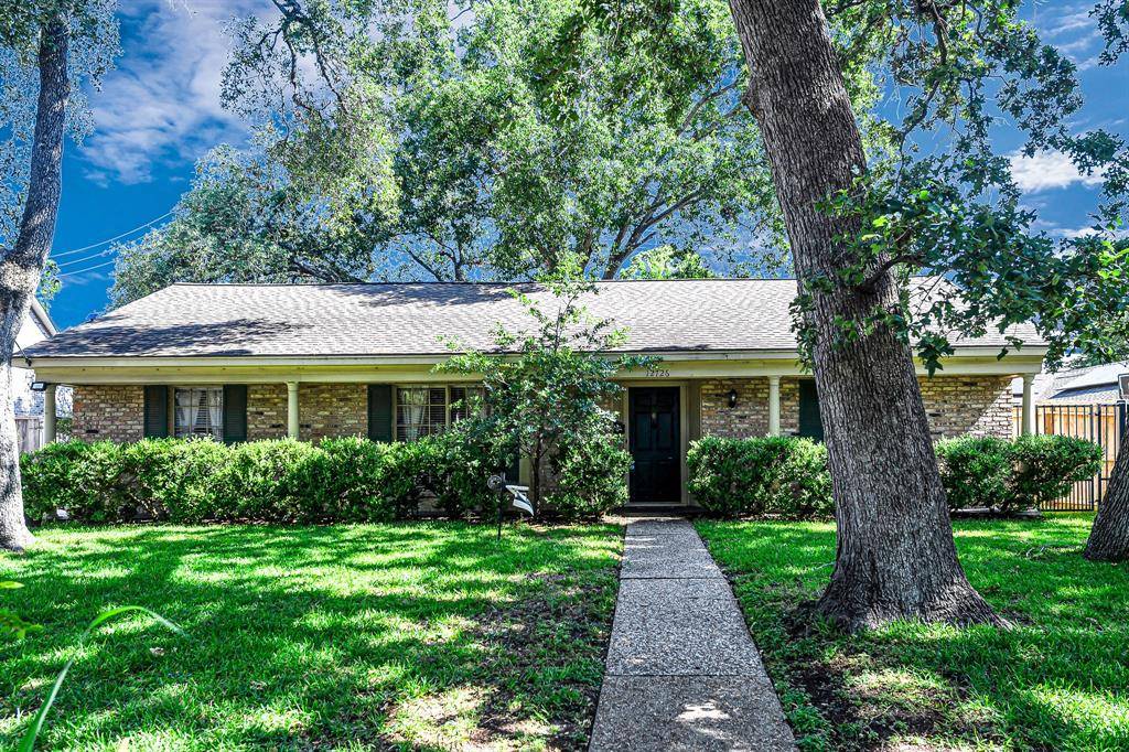 12726 Pebblebrook DR, Houston, TX 77024