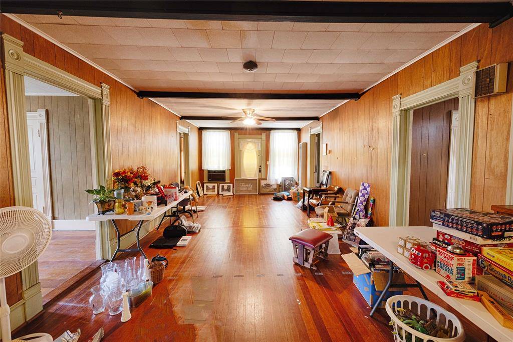 Schulenburg, TX 78956,705 Baumgarten ST