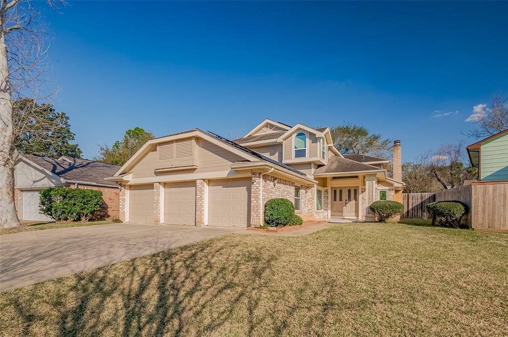 Sugar Land, TX 77479,2215 Braesmeadow LN