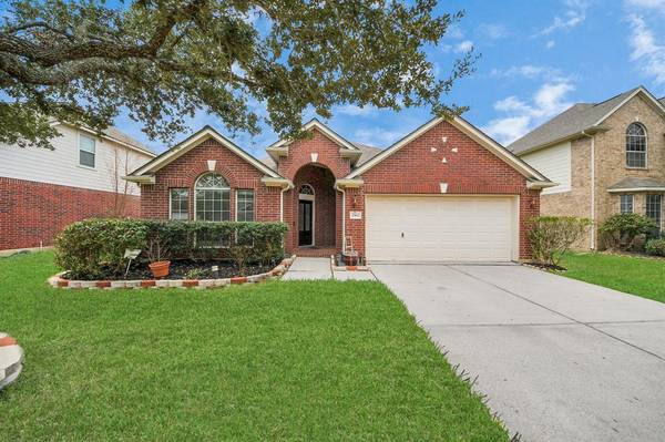 2502 Suncreek LN, Pearland, TX 77584