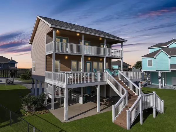 3216 Castle DR, Crystal Beach, TX 77650