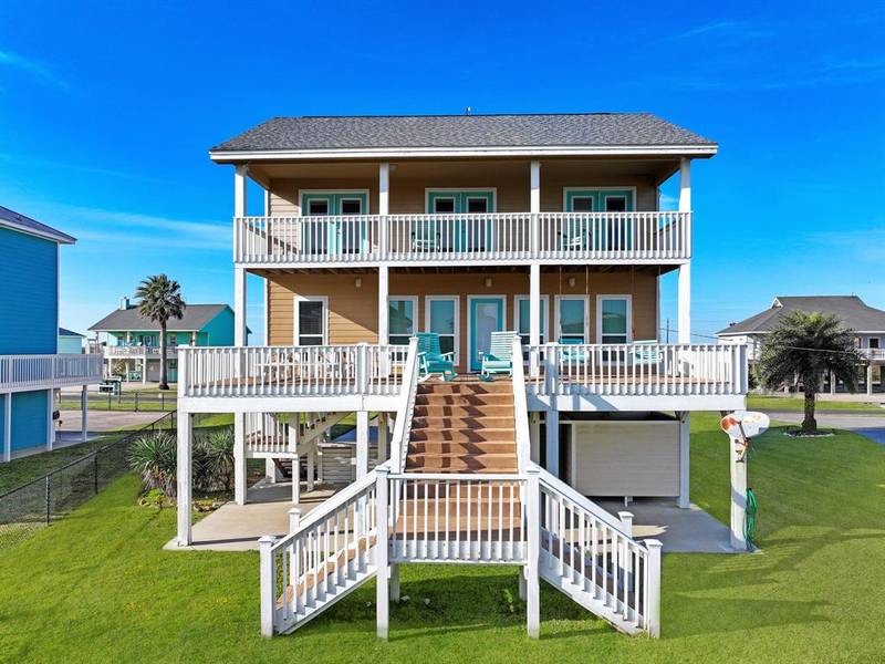 3216 Castle DR, Crystal Beach, TX 77650