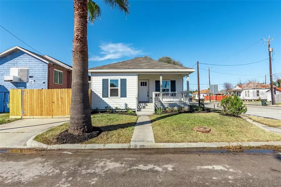 4302 Avenue R 1/2, Galveston, TX 77550