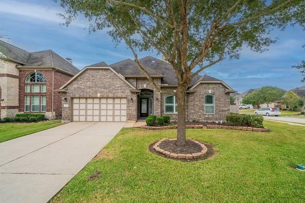 1233 Chuck DR, Friendswood, TX 77546