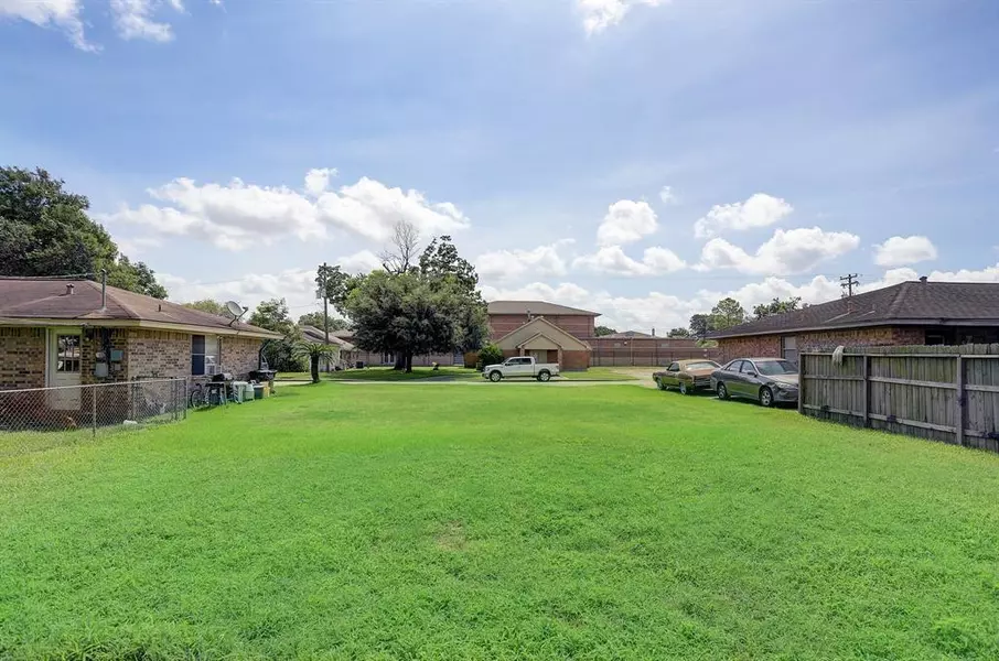 519 Ash ST, Sugar Land, TX 77498