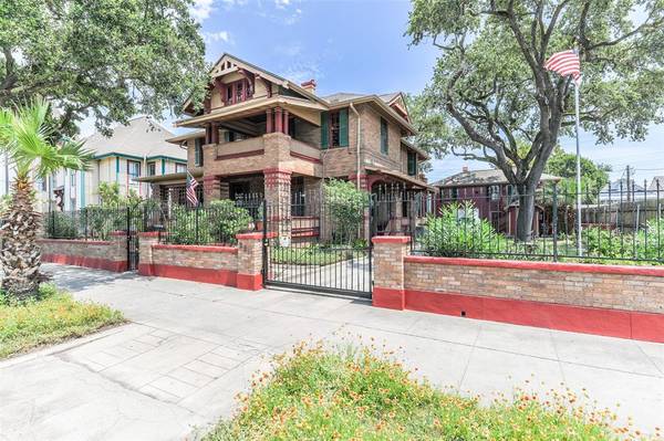 2911 Broadway, Galveston, TX 77550