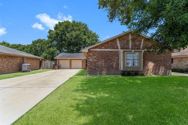 8719 Collingsdale RD, La Porte, TX 77571