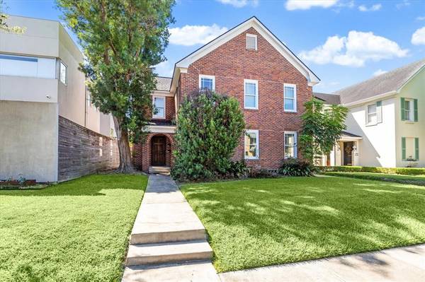 2309 Wroxton RD, Houston, TX 77005