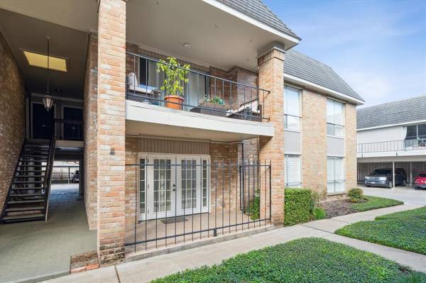 2234 S Piney Point RD #103, Houston, TX 77063