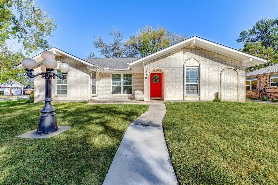 2201 Willow BLVD, Pearland, TX 77581