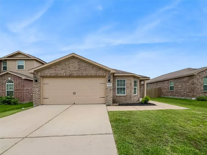 12075 Quartersawn LN, Pinehurst, TX 77362