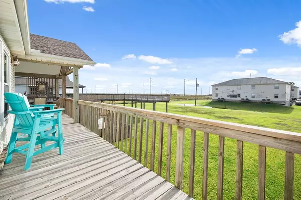 16507 Captain Kidd RD, Jamaica Beach, TX 77554