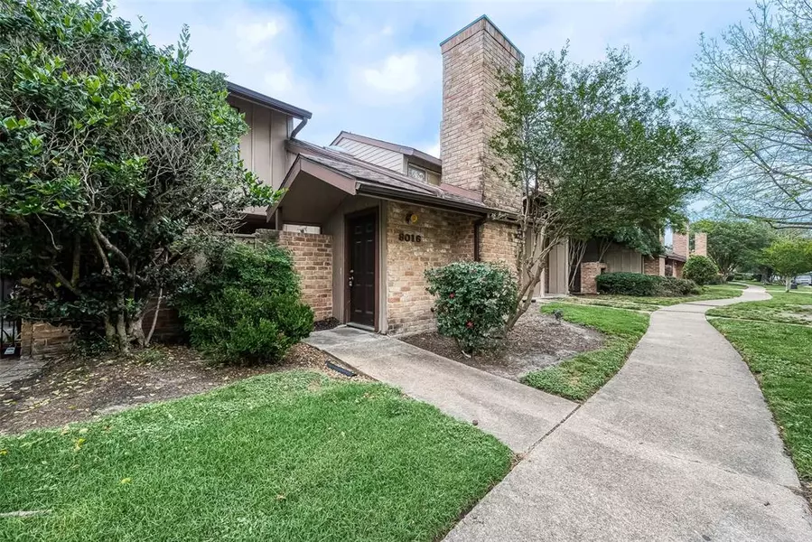 8016 Ellinger LN, Houston, TX 77040