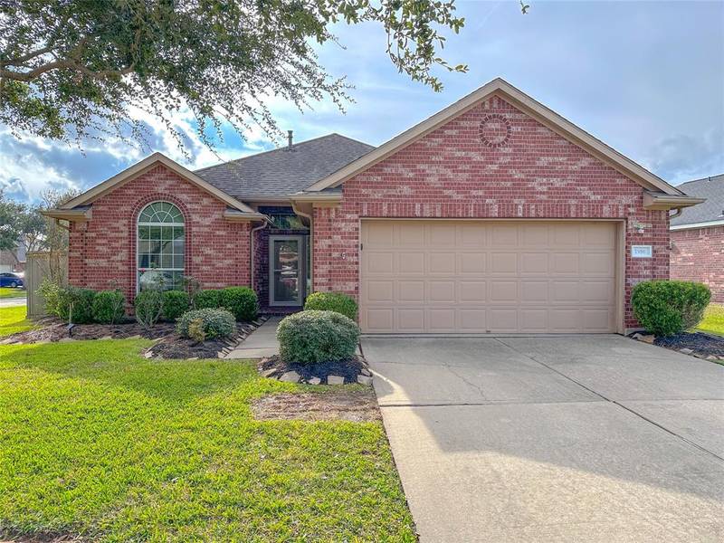 1906 Lantana Spring LN, Pearland, TX 77581