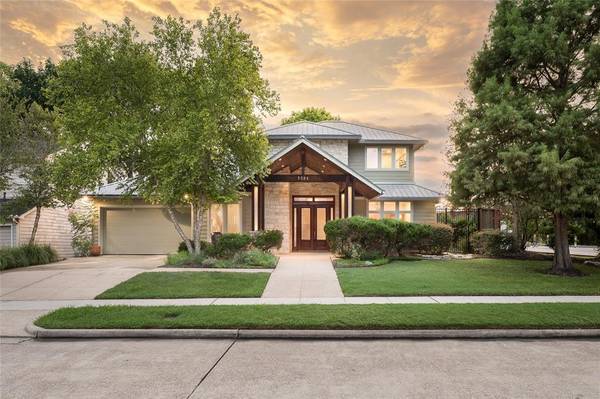 5904 Community DR, Houston, TX 77005