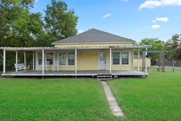 591 Avenue E,  Somerville,  TX 77879