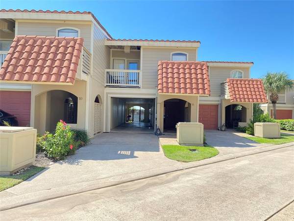 11 C Dana DR, Galveston, TX 77554