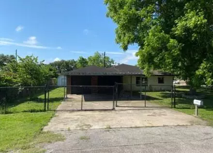 5214 Gum ST, Crosby, TX 77532