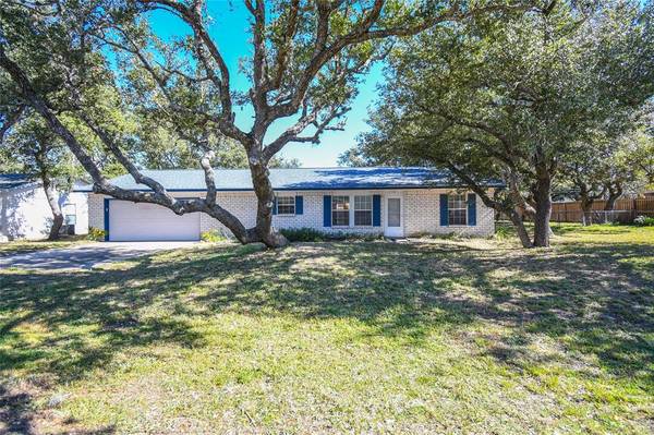 110 Resaca LN, Rockport, TX 78382