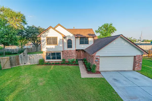 11302 Creighton CT, Houston, TX 77065