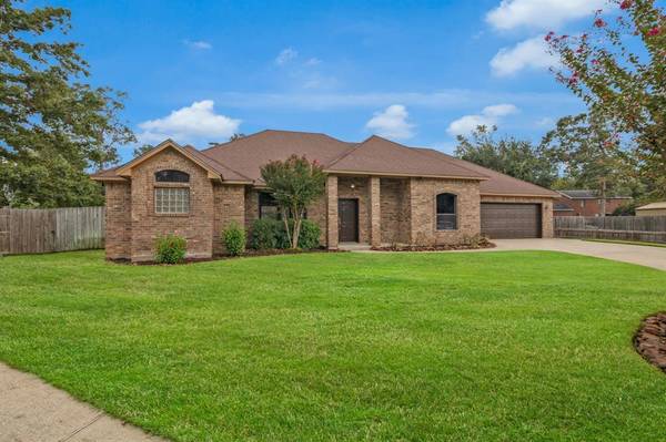 111 Cliffbrook LN, Cleveland, TX 77327