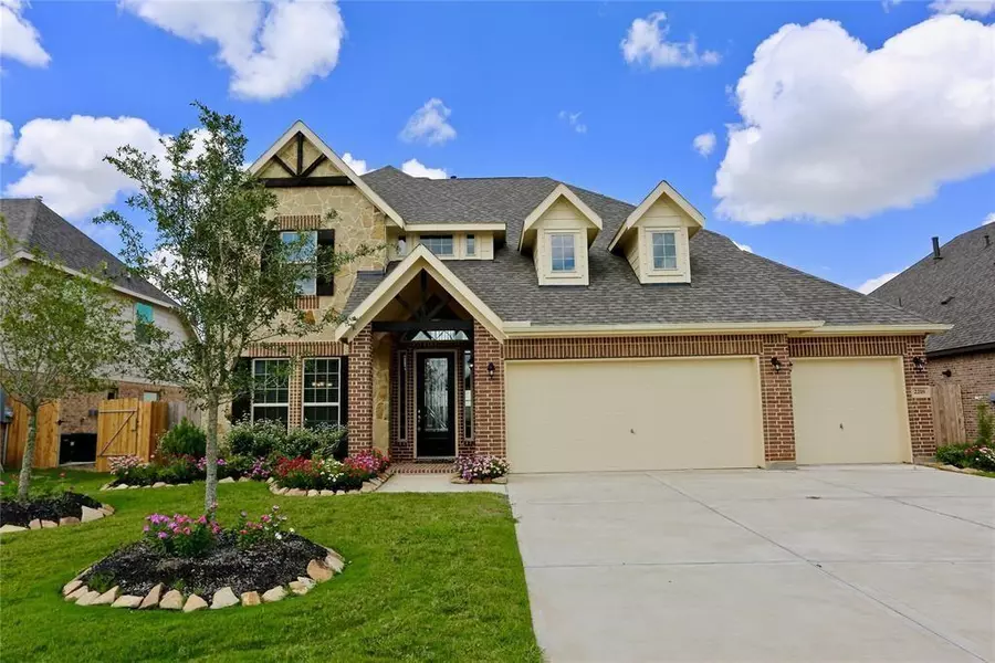 2218 Golden Bay LN, Rosenberg, TX 77469