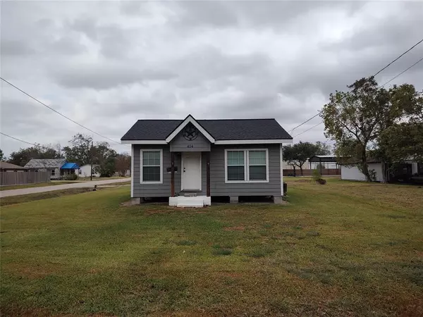 414 Avenue E, Highlands, TX 77562