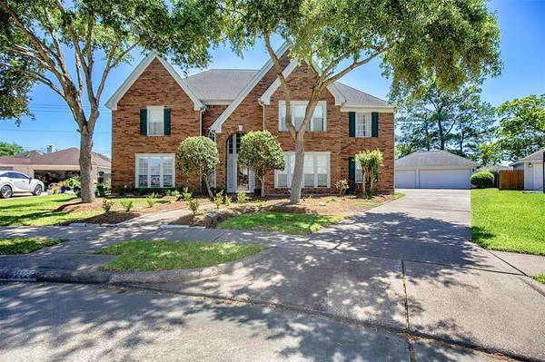 2125 Tipperary DR, Pearland, TX 77581