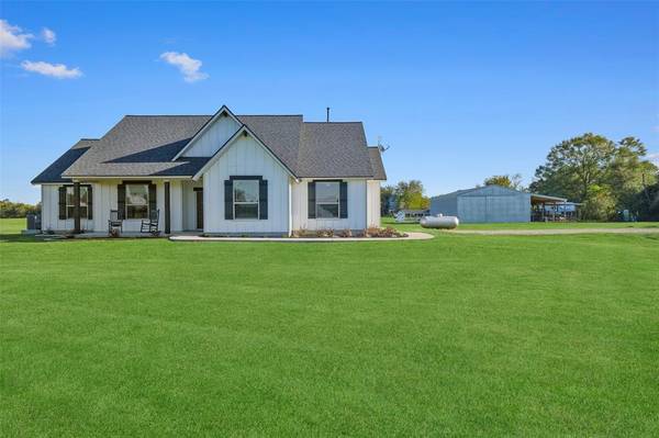 12321 Roesler RD, Needville, TX 77461