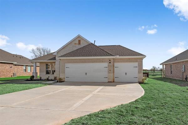 2419 Three Wood Way, Navasota, TX 77868