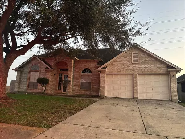 6814 Benjamin LN, Pasadena, TX 77505