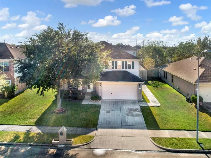 4711 Sand Sage LN, Friendswood, TX 77546