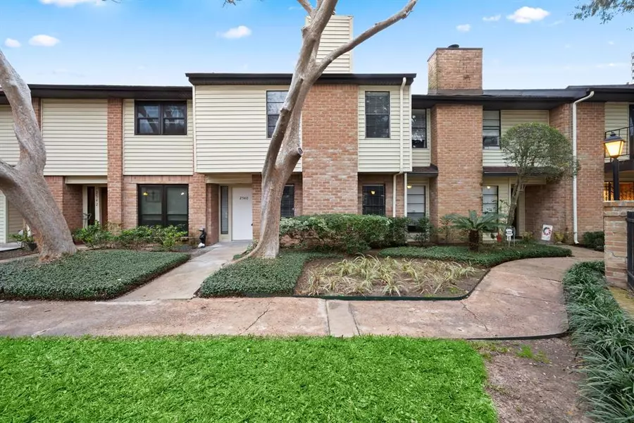 2540 Bering, Houston, TX 77057