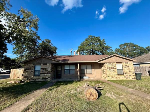 2301 W Creek LN, College Station, TX 77845