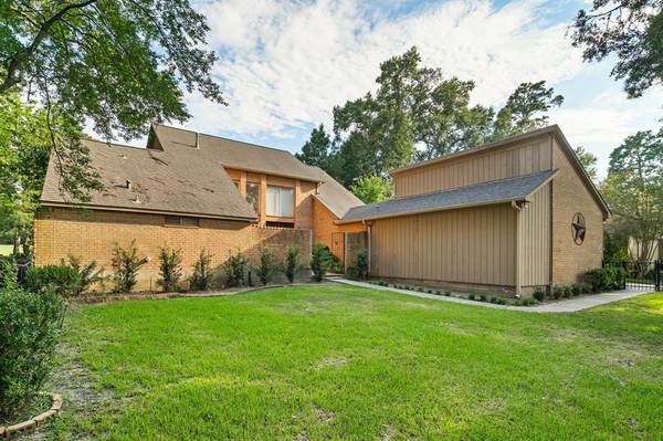 236 Springs Edge DR, Montgomery, TX 77356