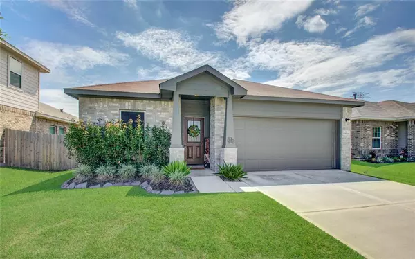 10014 Pine Valley CT, Baytown, TX 77521