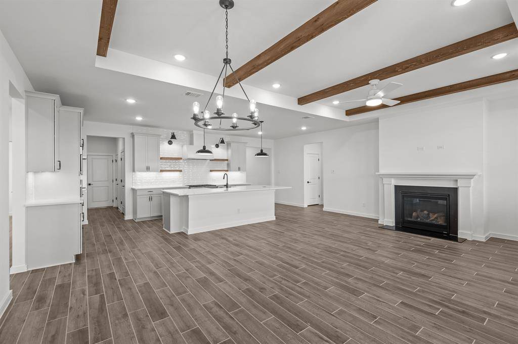 12610 Old Fashion CIR, Mont Belvieu, TX 77535