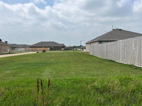 Lot 14 Front Nine LN, Navasota, TX 77868