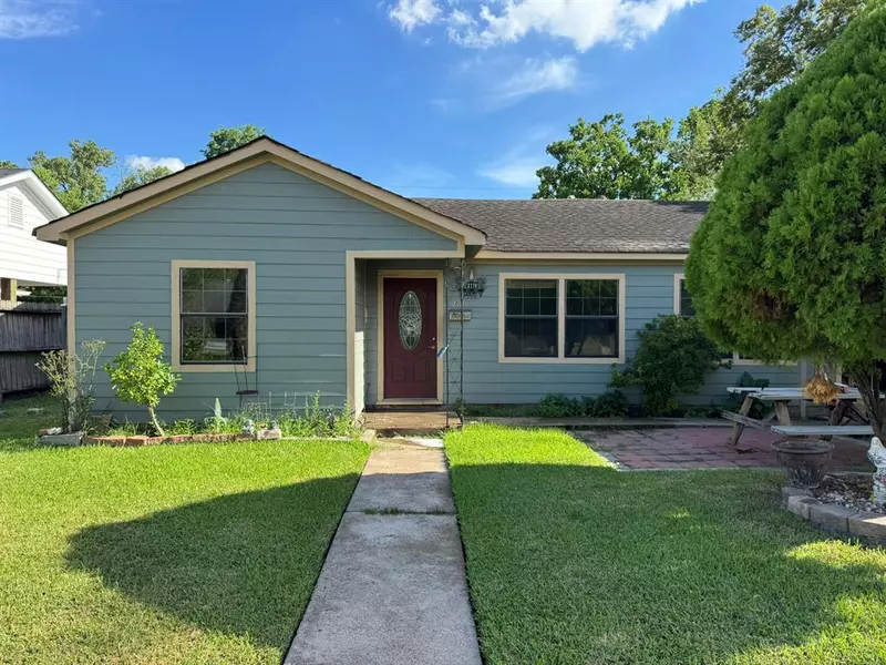 2216 8th ST, Galena Park, TX 77547