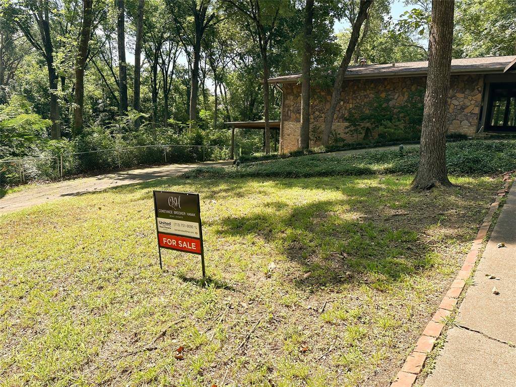 122 Berkley DR, Palestine, TX 75801