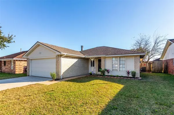 2318 National ST, Pasadena, TX 77502