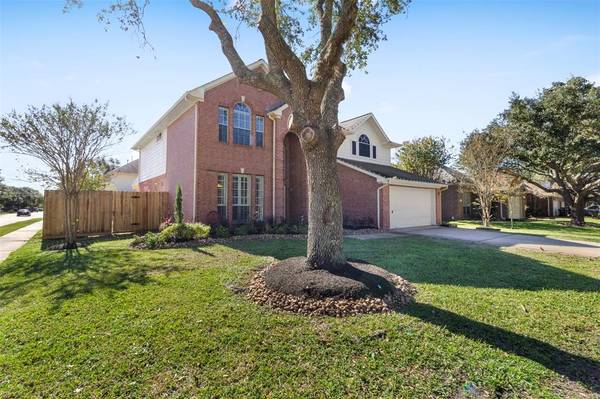 6402 Lauren LN, Pearland, TX 77584