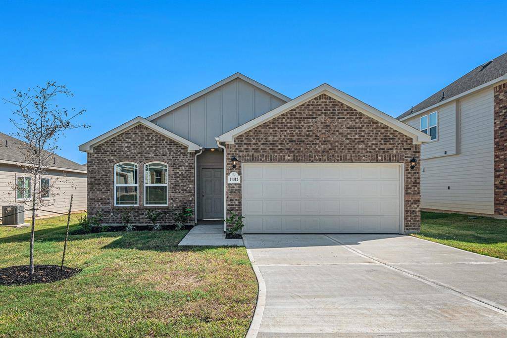 11412 Natalia LN, Willis, TX 77318