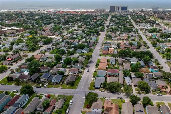 Galveston, TX 77551,5102 Avenue Q