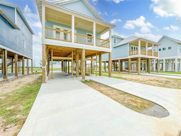 1623 Bay Pointe DR, Galveston, TX 77554