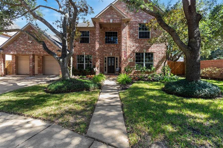 1111 Burchton DR, Sugar Land, TX 77479