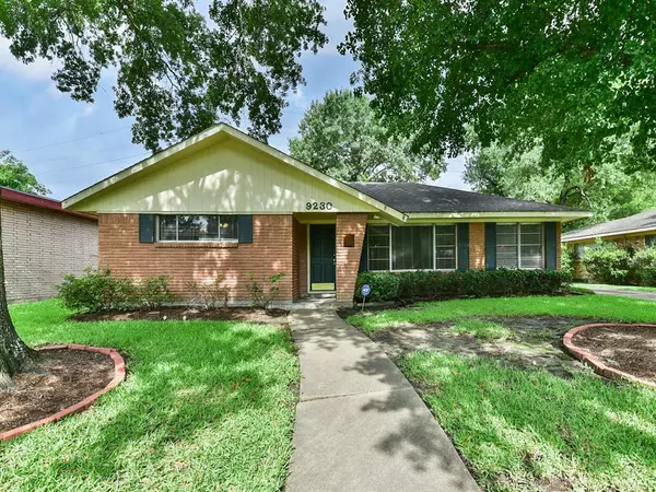 9230 Bassoon DR, Houston, TX 77025