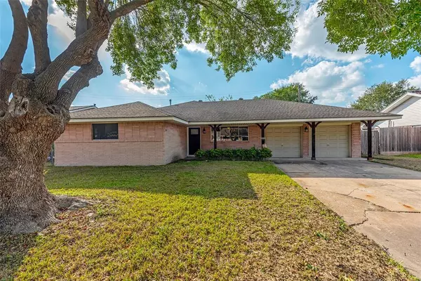 2212 Harper DR, Pasadena, TX 77502