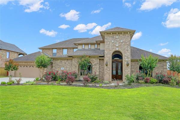 2320 Lakeway DR, Friendswood, TX 77546